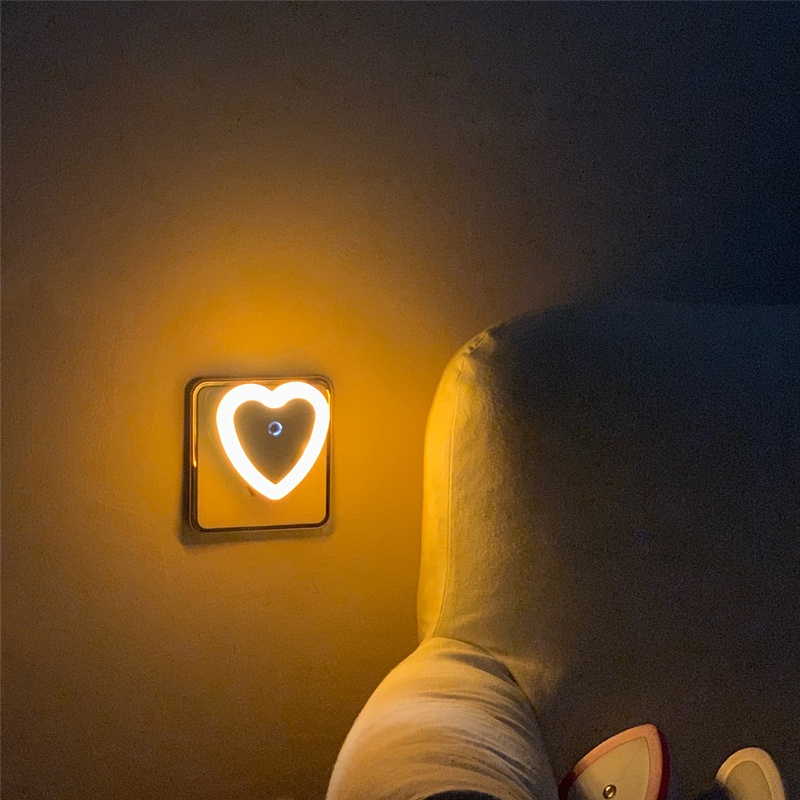 Đèn LED Ngủ Hình Trái Tim Dùng Trang Trí Phòng Ngủ