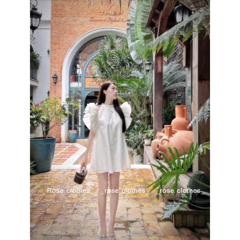 Lyra Dress váy thiết kế dáng suông phối tay áo cánh tiên màu trắng nhẹ nhàng phong cách sang hợp dự tiệc. Ảnh thật