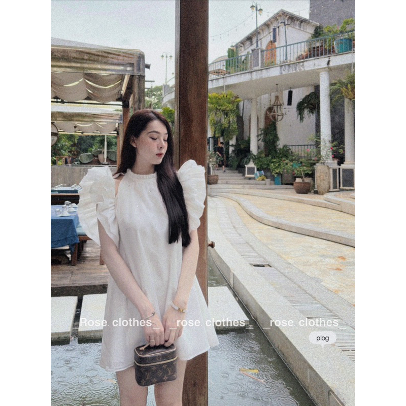 Lyra Dress váy thiết kế dáng suông phối tay áo cánh tiên màu trắng nhẹ nhàng phong cách sang hợp dự tiệc. Ảnh thật