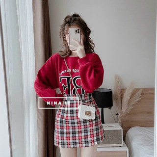 Sét bộ thời trang chân váy kẻ caro xinh xắn kèm áo tay dài phối chữ cách điệu mặc cực cá tính