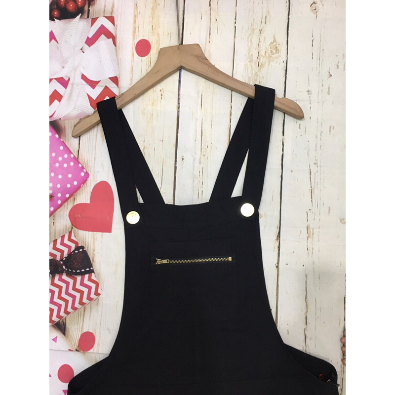 Yếm váy ngắn đen size M