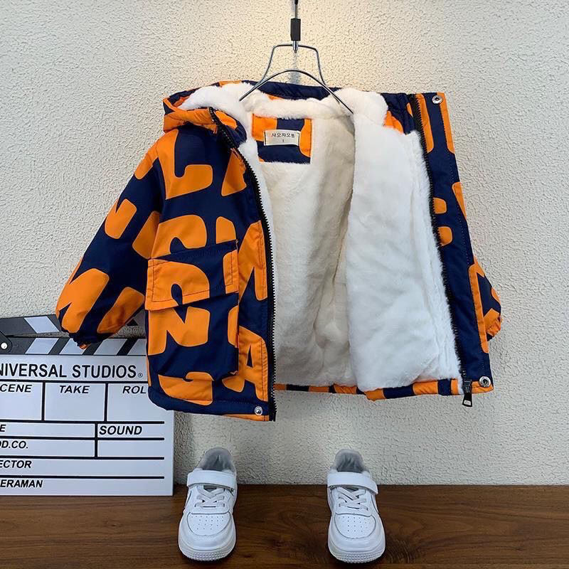 Áo khoác gió lót lông thỏ in chữ cho bé