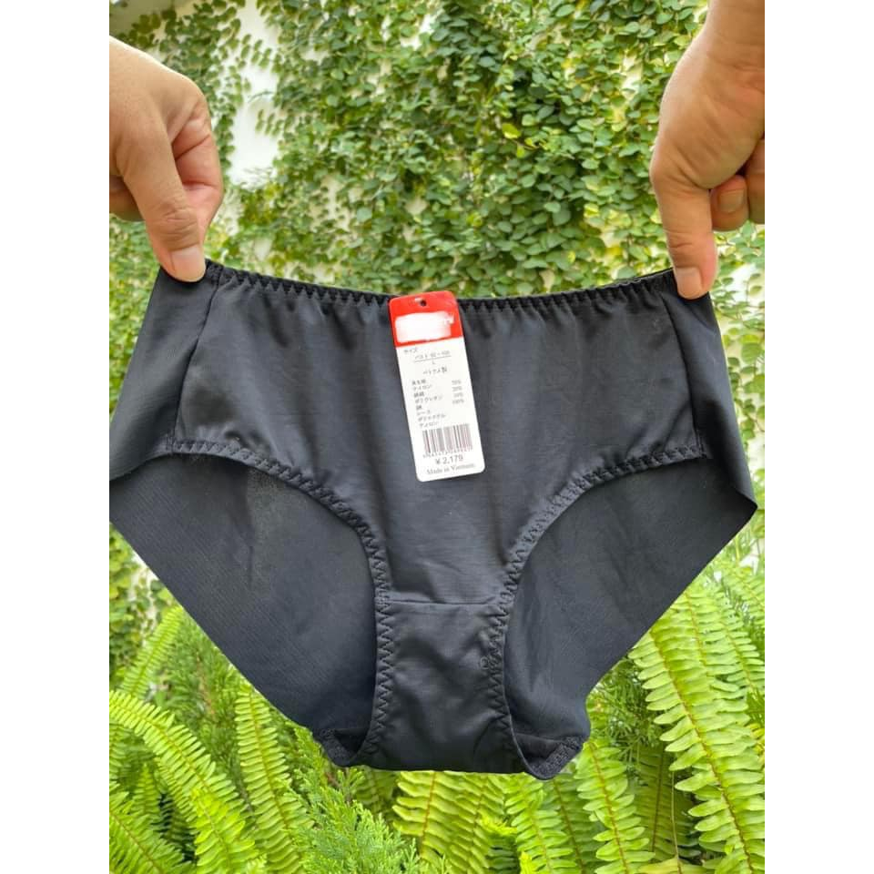 Quần chip Tri…umph