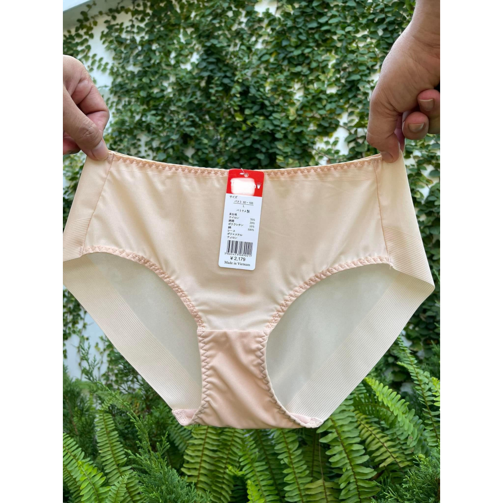 Quần chip Tri…umph