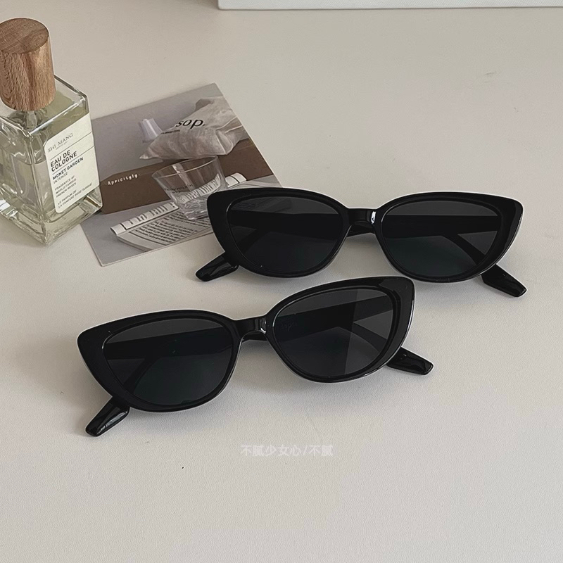 Kính mát mắt mèo chống tia UV