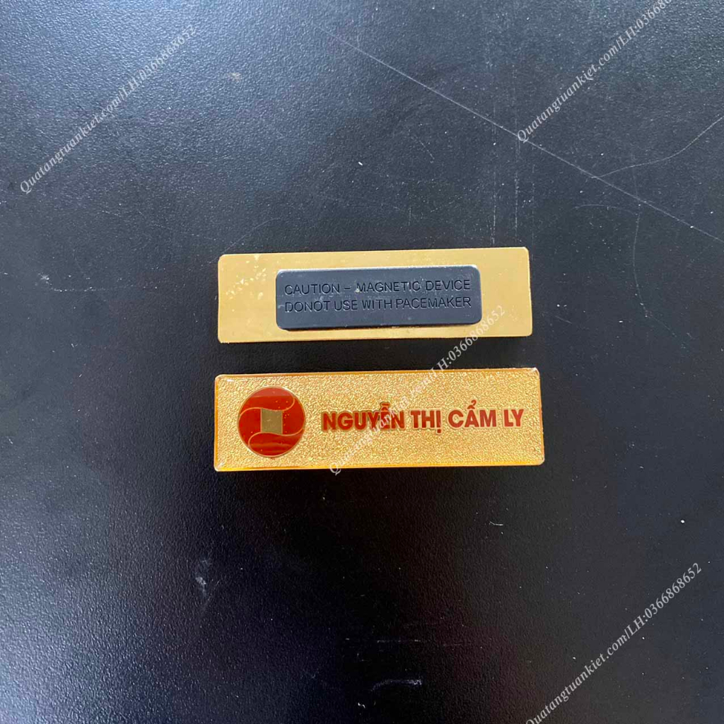 Biển tên nhân viên ngân hàng OCB MẠ VÀNG