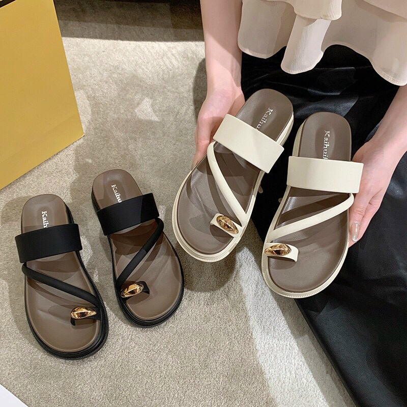 Dép dây xỏ ngón