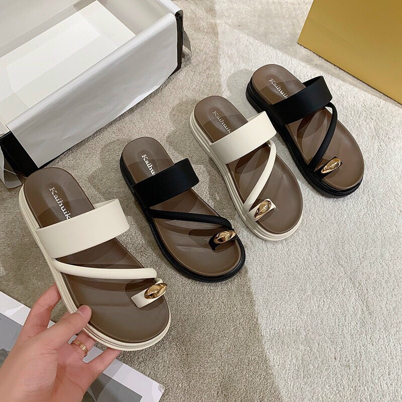 Dép dây xỏ ngón