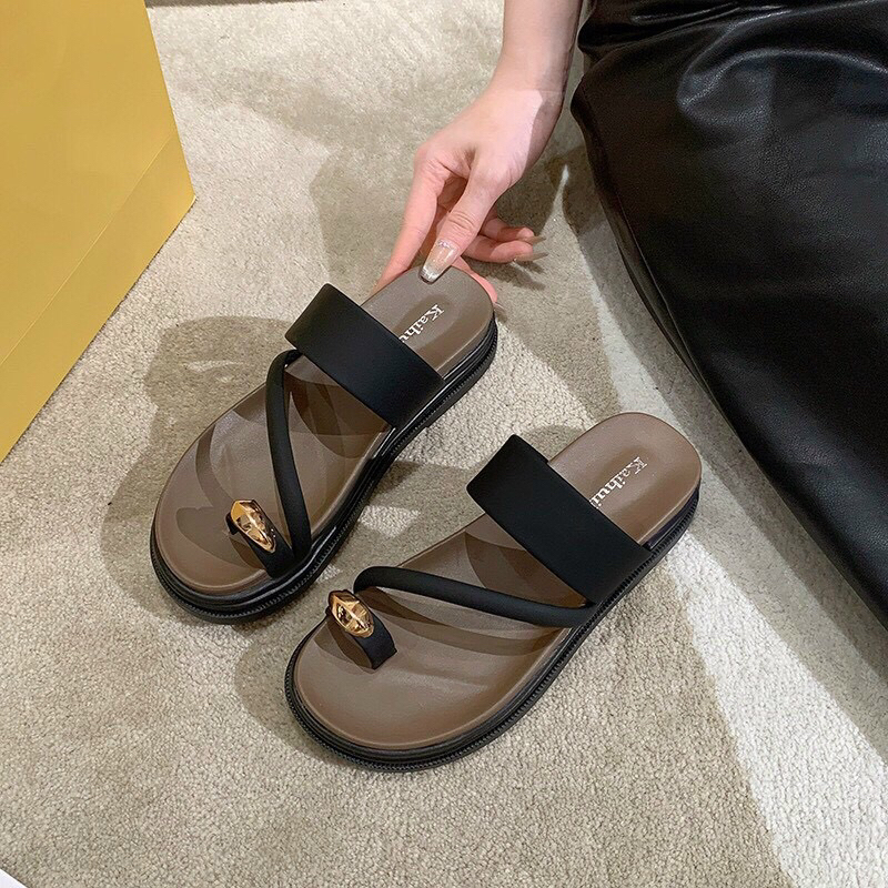 Dép dây xỏ ngón