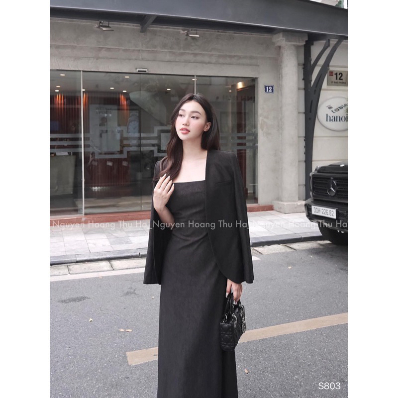 Áo vest kèm váy thiết kế cao cấp thanh lịch, sang trọng.