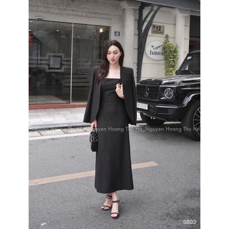 Áo vest kèm váy thiết kế cao cấp thanh lịch, sang trọng.