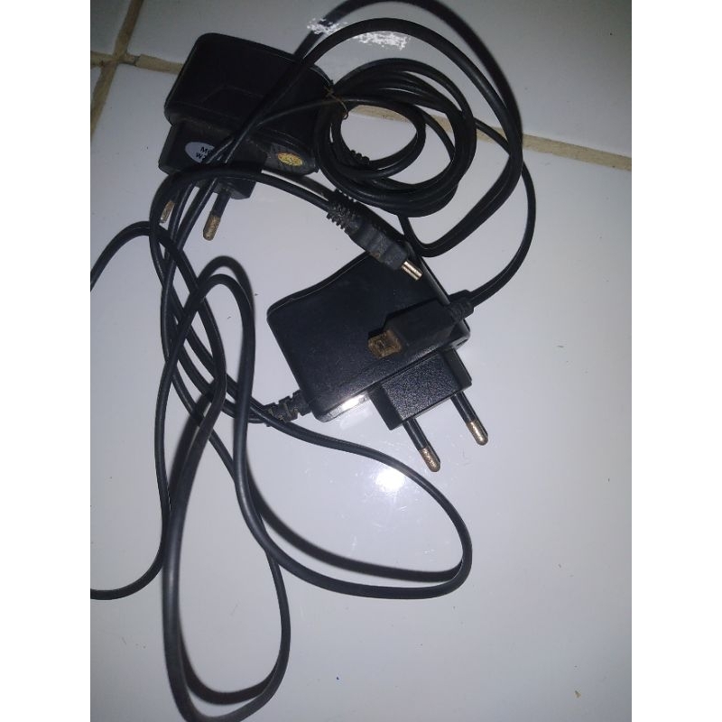 Cục sạc chân hình thang, sạc máy nghe nhạc mini, mp4