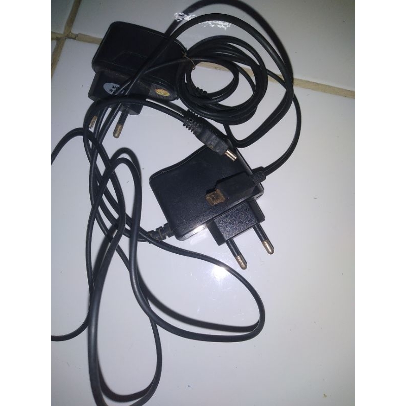 Cục sạc chân hình thang, sạc máy nghe nhạc mini, mp4