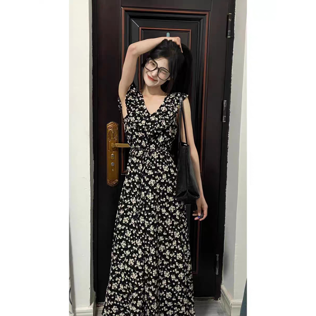 Váy maxi hoa nhí màu đen đáp bèo cổ - MS031