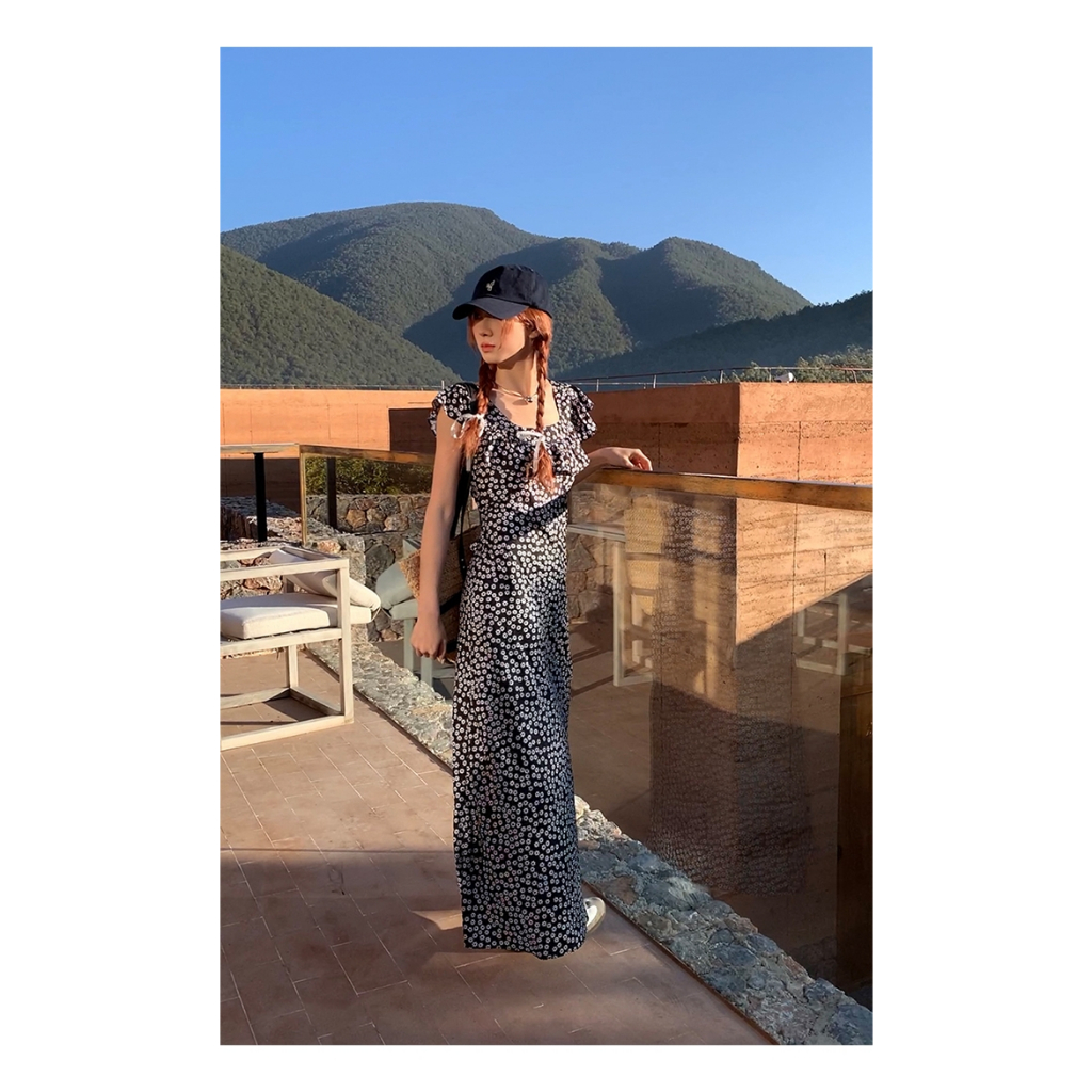 Váy maxi hoa nhí màu đen đáp bèo cổ - MS031