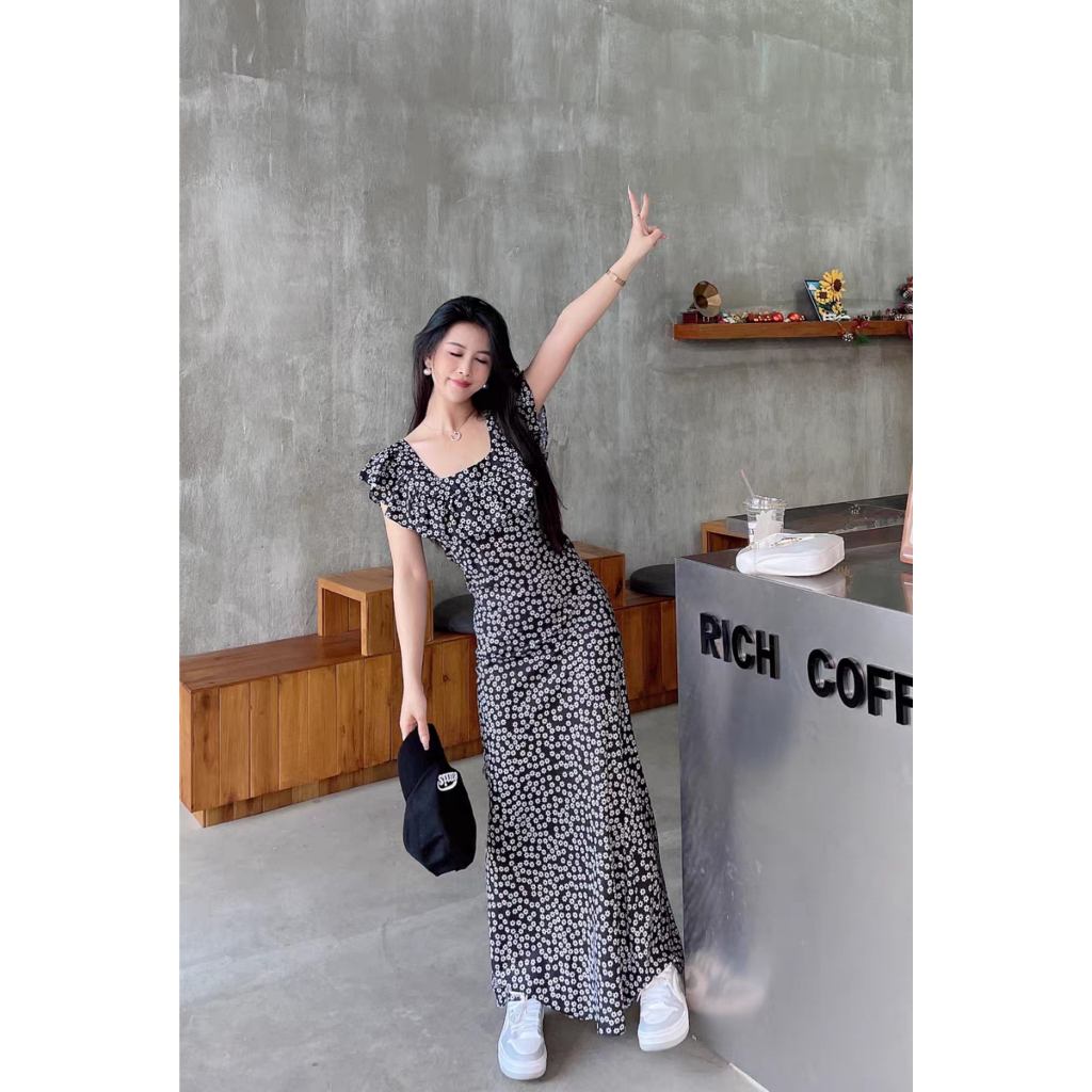 Váy maxi hoa nhí màu đen đáp bèo cổ - MS031