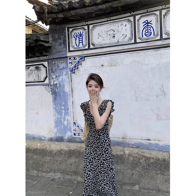 Váy maxi hoa nhí màu đen đáp bèo cổ - MS031