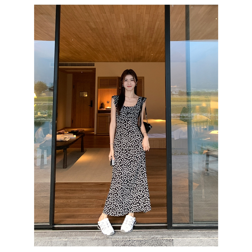 Váy maxi hoa nhí màu đen đáp bèo cổ - MS031