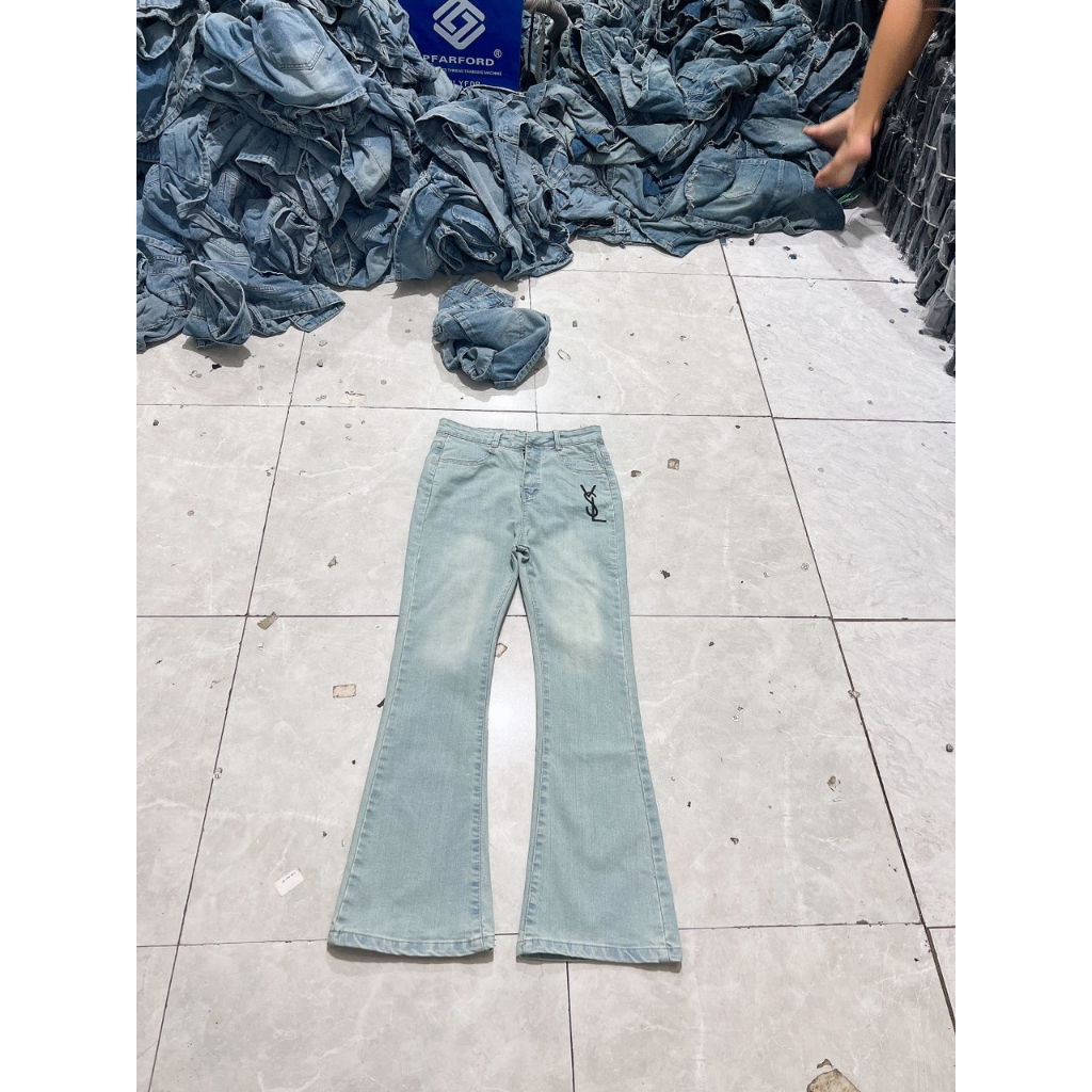 Quần dài jeans ống loe màu bạc THÊU CHỮ YSL hotrend 2023