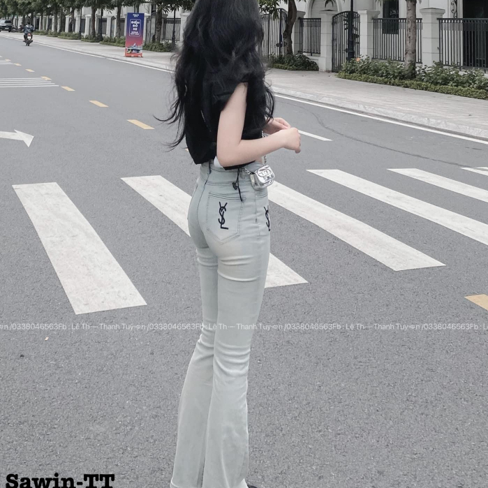 Quần dài jeans ống loe màu bạc THÊU CHỮ YSL hotrend 2023