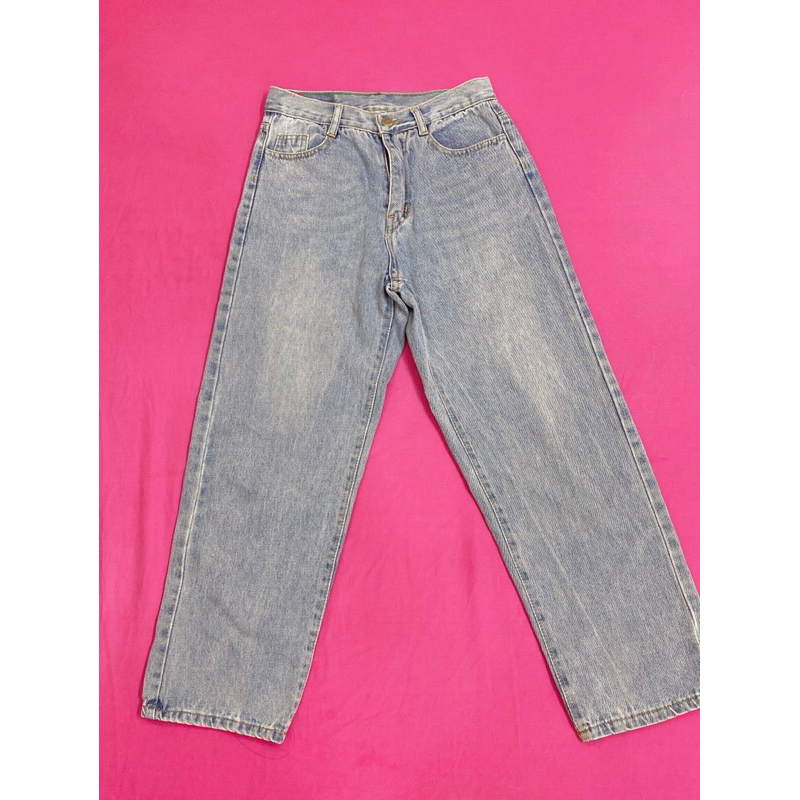 Quần jean ống xuông