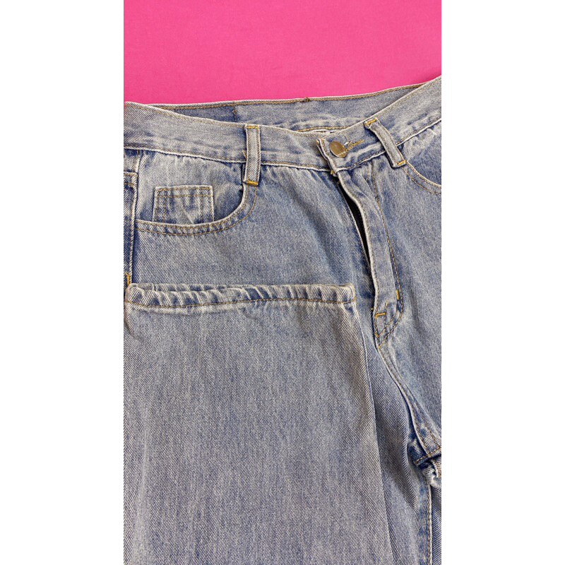 Quần jean ống xuông