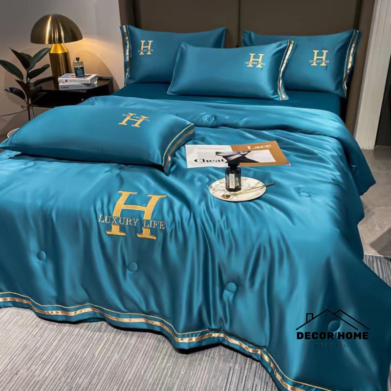 Bộ chăn ga gối phi lụa thêu chữ H - LUXURY, thêu GẤU KIM SA chất liệu mềm mịn, chăn trần hè trần bông, đẳng cấp