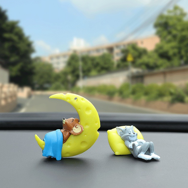 Mô hình Tom Và Jerry dễ thương đặt taplo xe vui nhộn trang trí xe hơi cho bé