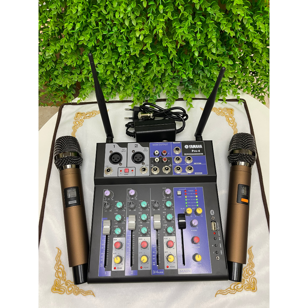 Mixer Pro-4 Yamaha Tặng 2 Tay Mic Không Dây, Có Thể Kết Nối Loa Kéo, Loa Vi Tính, Livestream. Âm Thanh Cực Hay