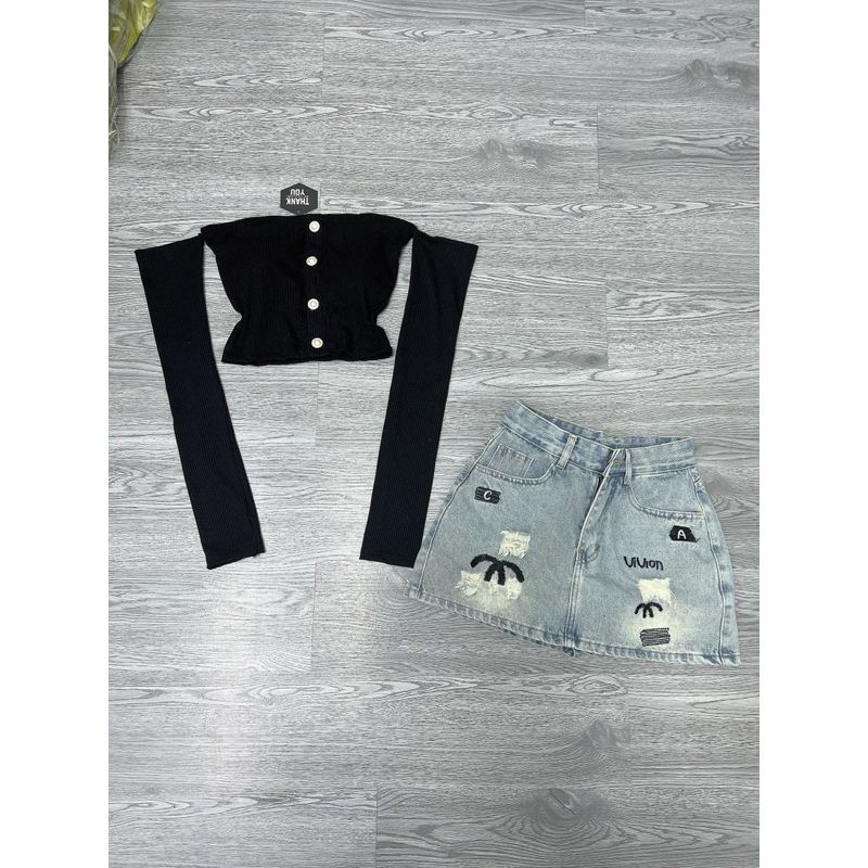 Chân váy jean  chữ X thêu