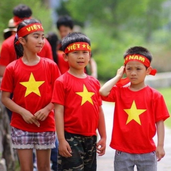 ÁO CỜ ĐỎ SAO VÀNG - ATONA chất mát co dãn