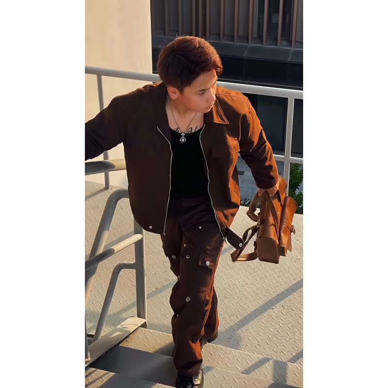 MUZE KAKI CROPPED JACKET // MOCHA // Áo Khoác Dây Kéo