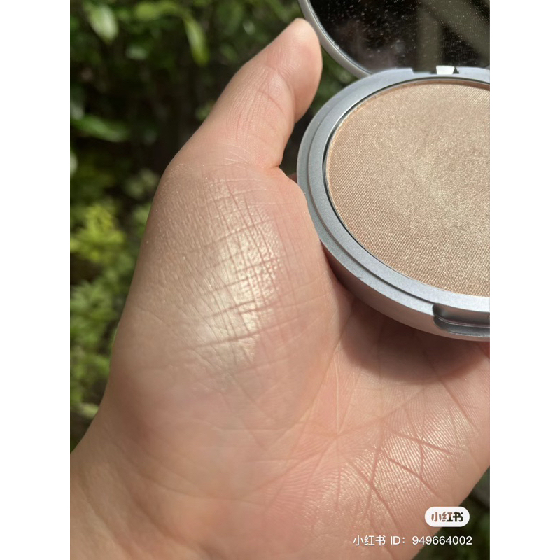 Phấn bắt sáng dạng nén Mary Lou Manizer highlighter