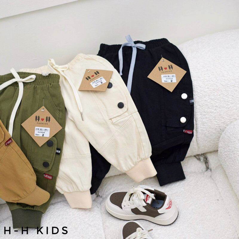 Quần Kaki jogger bo gấu, đính cúc túi cho bé trai M52-4