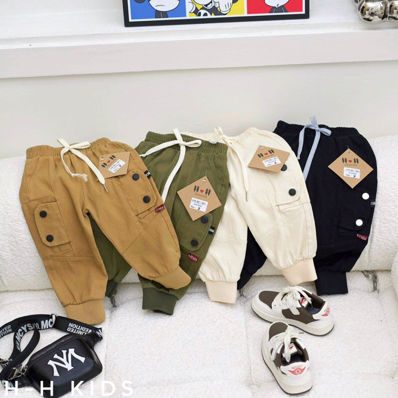 Quần Kaki jogger bo gấu, đính cúc túi cho bé trai M52-4