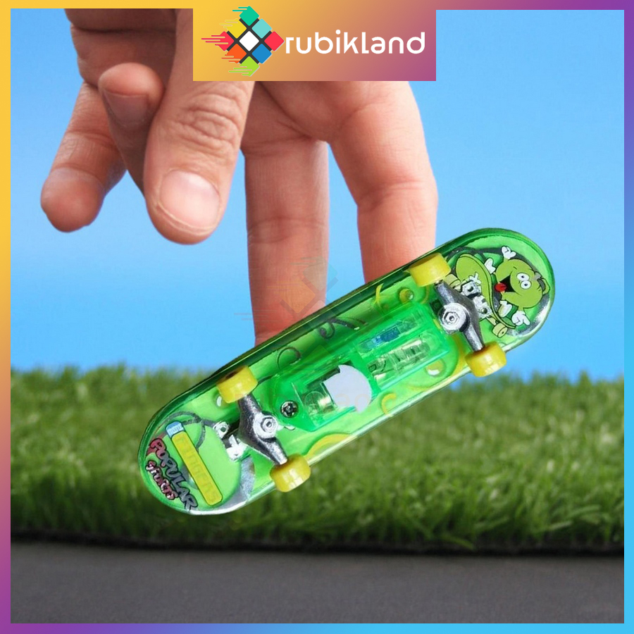 Ván Trượt Ngón Tay Mini Có Đèn Finger Skateboard Đồ Chơi Trẻ Em Giải Trí Xả Stress - Little Kobo