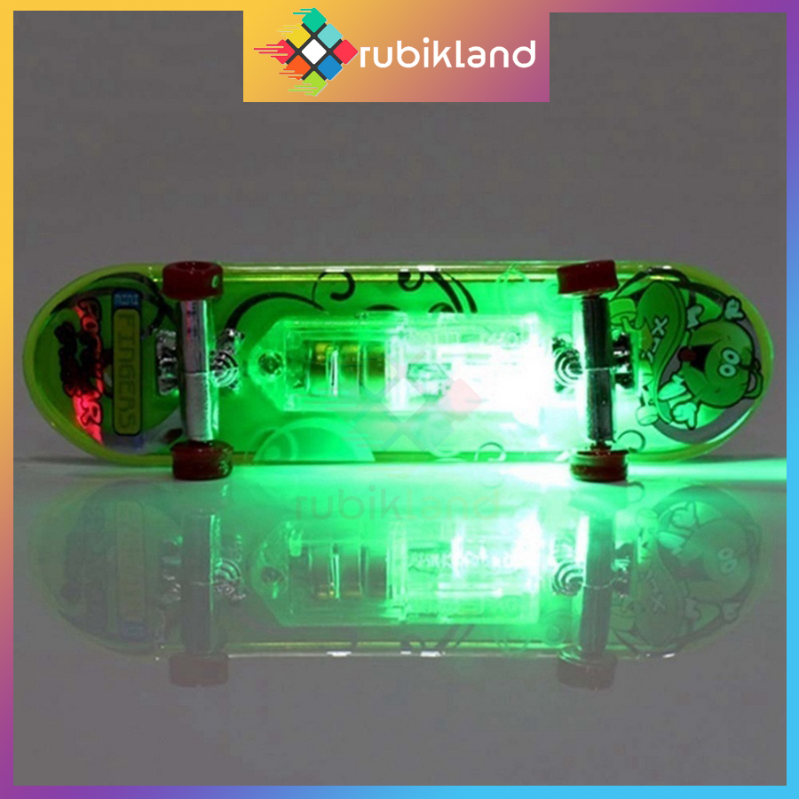 Ván Trượt Ngón Tay Mini Có Đèn Finger Skateboard Đồ Chơi Trẻ Em Giải Trí Xả Stress - Little Kobo