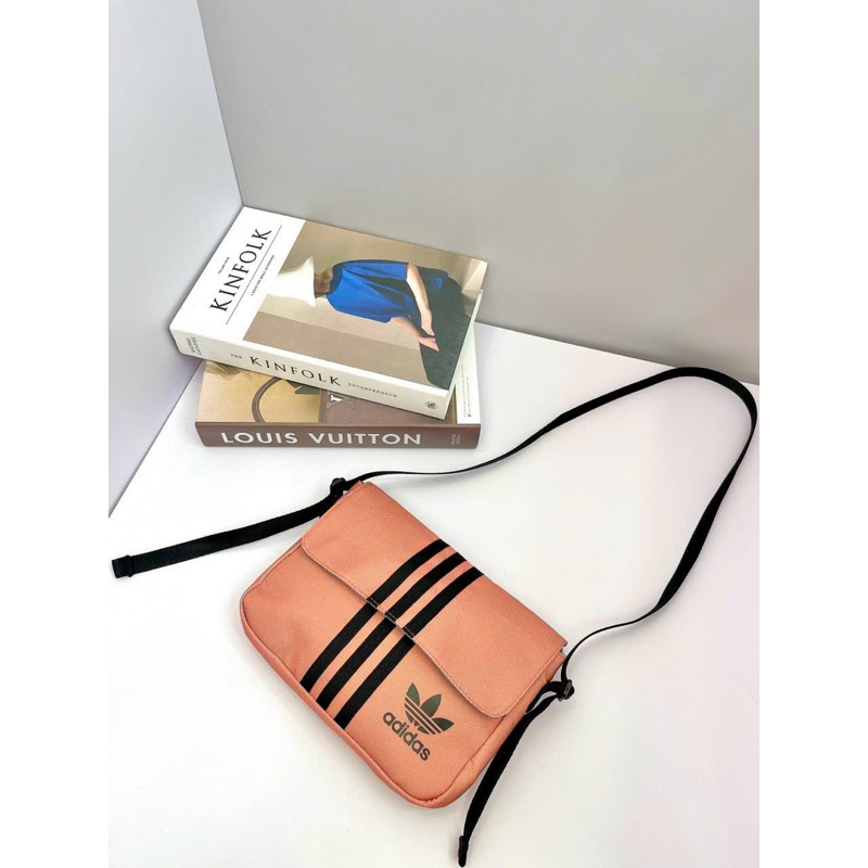 Túi adidas đeo chéo unisex