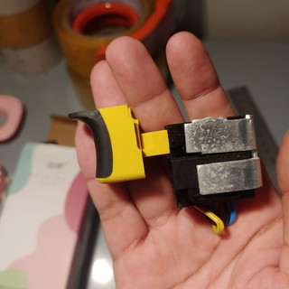 công tắc máy khoan pin