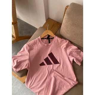 [ Chính Hãng ] Áo thun tay ngắn adidas Pink Future Icons Logo Tee Wonder Mauve HF4753 màu Hồng Nhạt | PiuPiu Authentic
