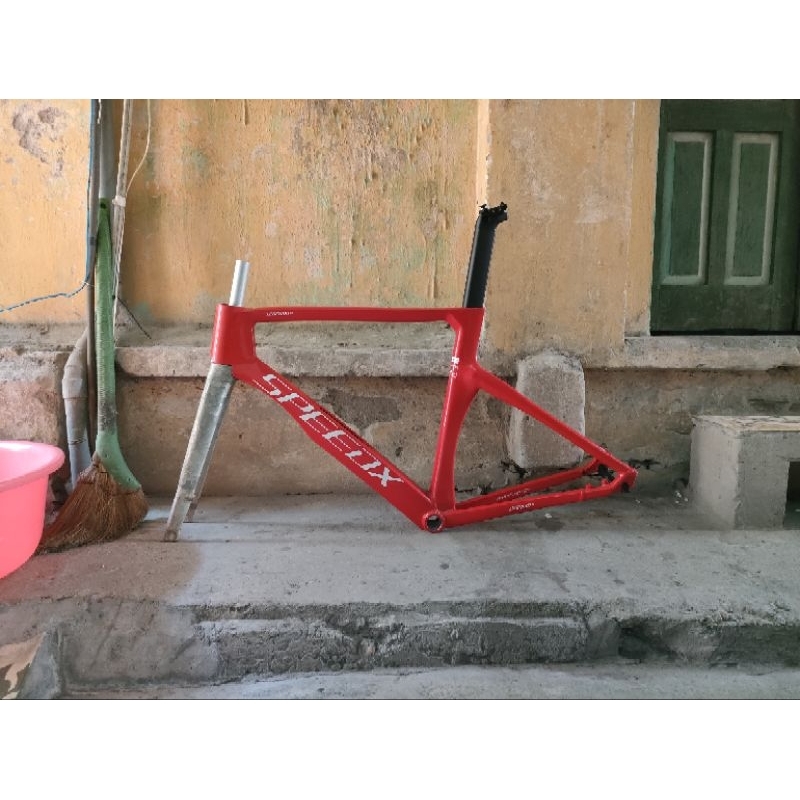 Khung xe đạp road speed nhôm không mối hàn dây đi âm 100%