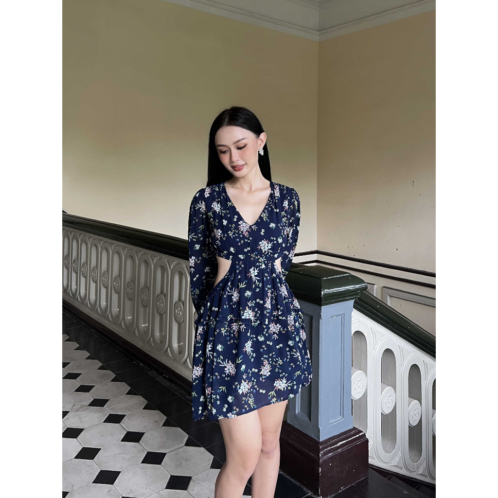 Đầm voan Lily chiffon cut out SAMPLE LONDON khoét eo in họa tiết hoa, tôn dáng và che khuyết điểm