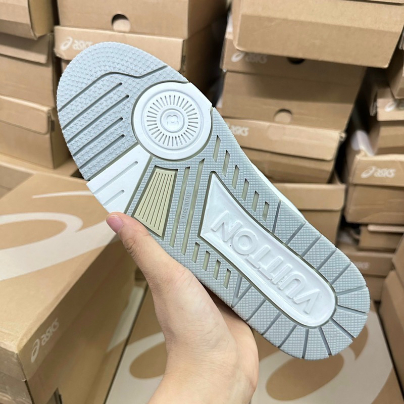 Giày Thể Thao LV 54 Trainer Da Thật Trắng Xám Họa Tiết Phản Quang Sianature White Đế Vàng Nâu , giày LV trắng - Ảnh thật