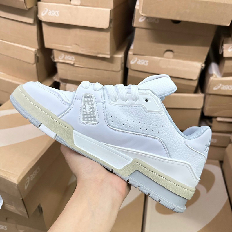 Giày Thể Thao LV 54 Trainer Da Thật Trắng Xám Họa Tiết Phản Quang Sianature White Đế Vàng Nâu , giày LV trắng - Ảnh thật