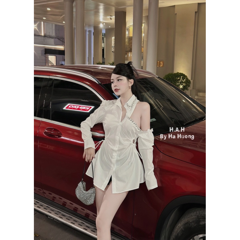 Áo sơmi hở vai đính đá sang chảnh