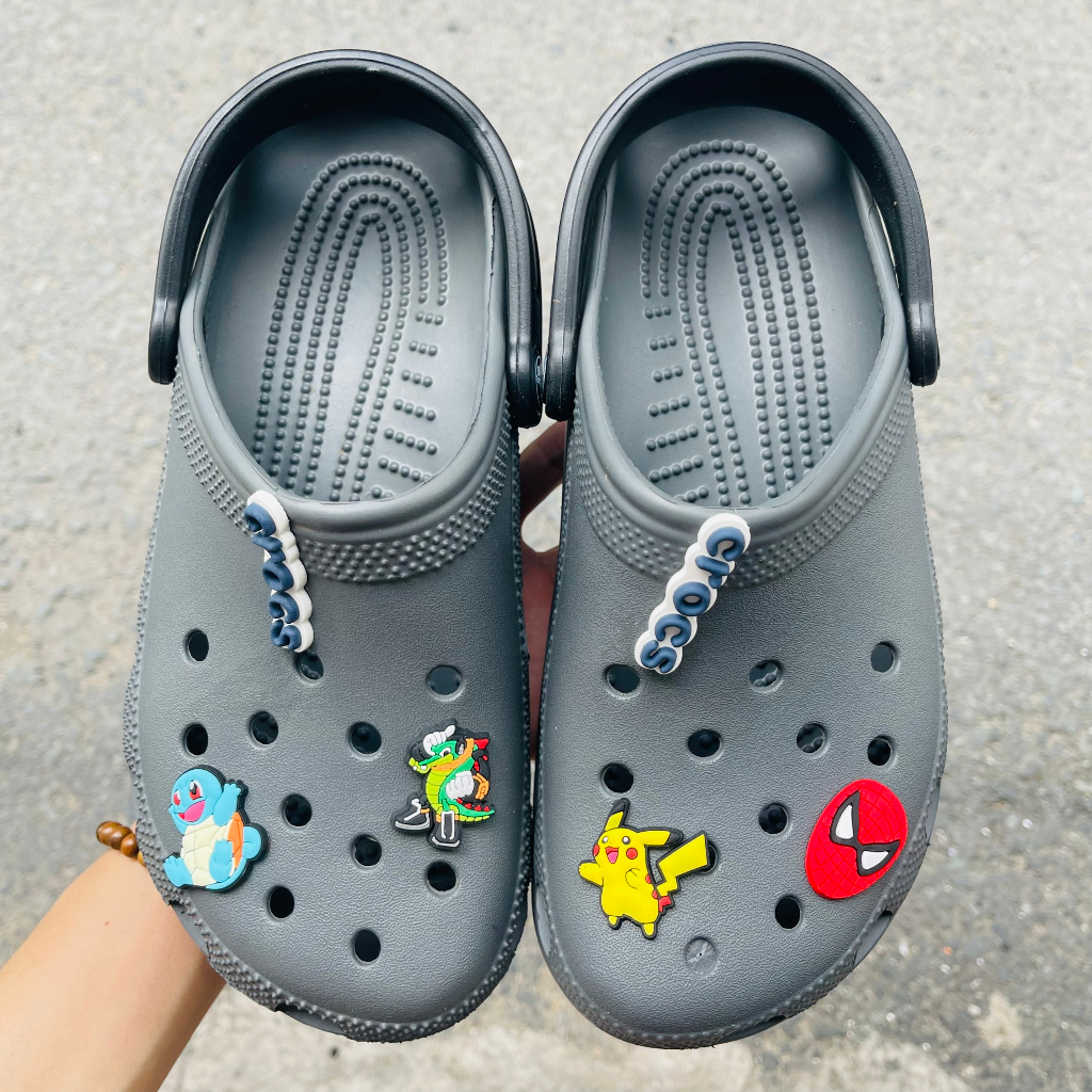 Dép crocs sục nam nữ chính hãng màu xám đậm cực cool, tặng kèm sticker xịn xò, hàng lỗi nhẹ đã xử lý SXDa