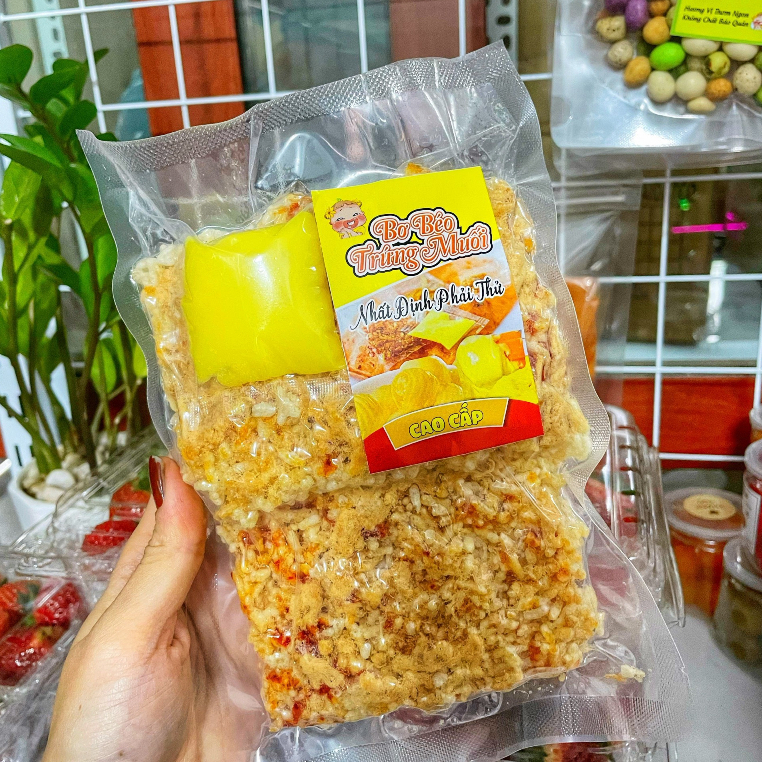 Cơm cháy topping khô gà, khô bò, hành phi thơm ngon giòn rụm