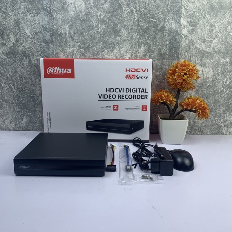 Đầu ghi hình camera analog 8 kênh Dahua DH-XVR1A08 hỗ trợ camera có màu mích , gán thêm được 2 camera ip chuẩn OVF