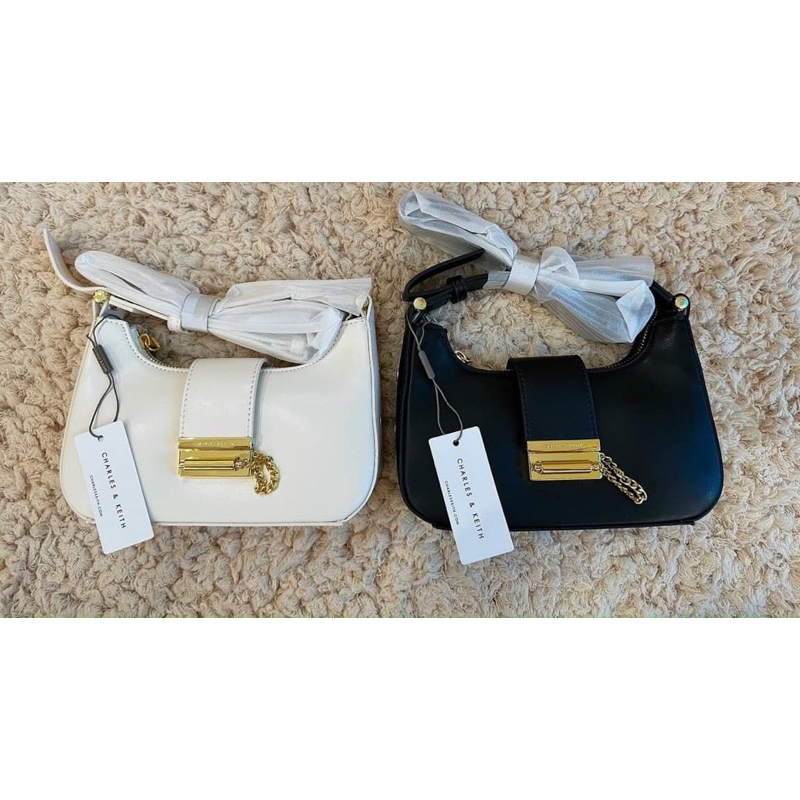 Túi kẹp nách khoá móc CK