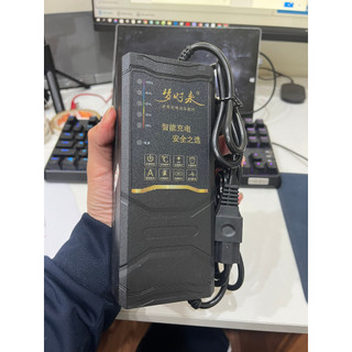 sạc 60v 12ah cho xe 5 bình acquy có tự ngắt